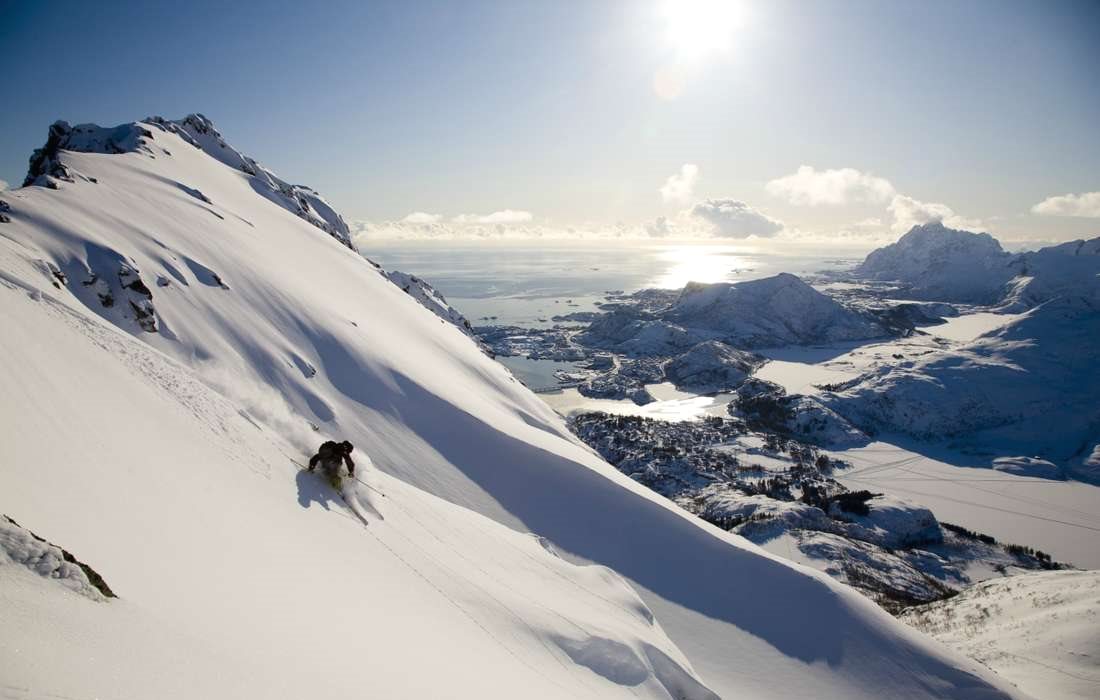 Avenida Descarga En necesidad de Lofoten, Noruega. Esquí entre el mar y las montañas | Lugares de Nieve