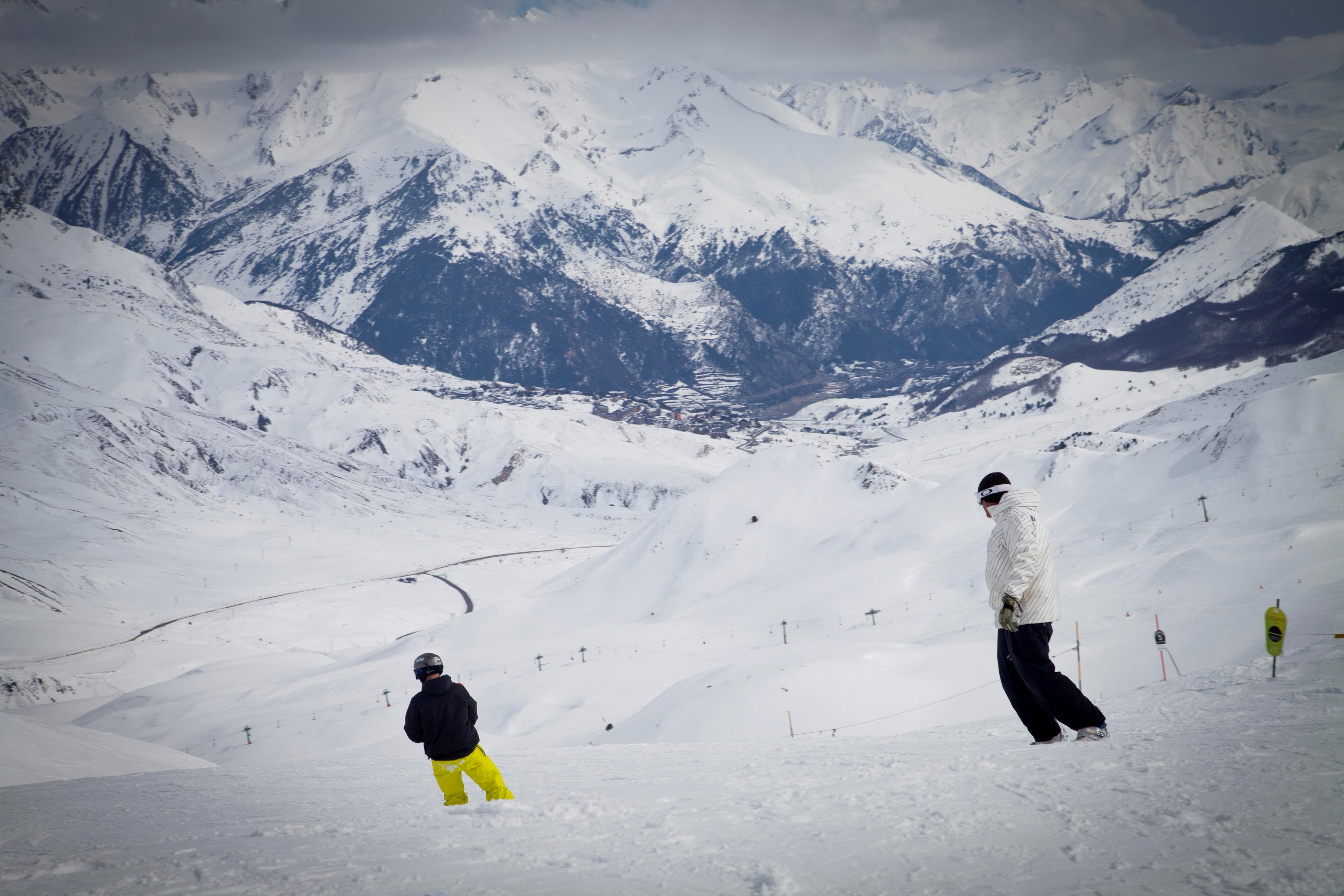 Las estaciones de Aramón reciben la primavera con más de 300 km esquiables y espesores superiores a los 4 metros