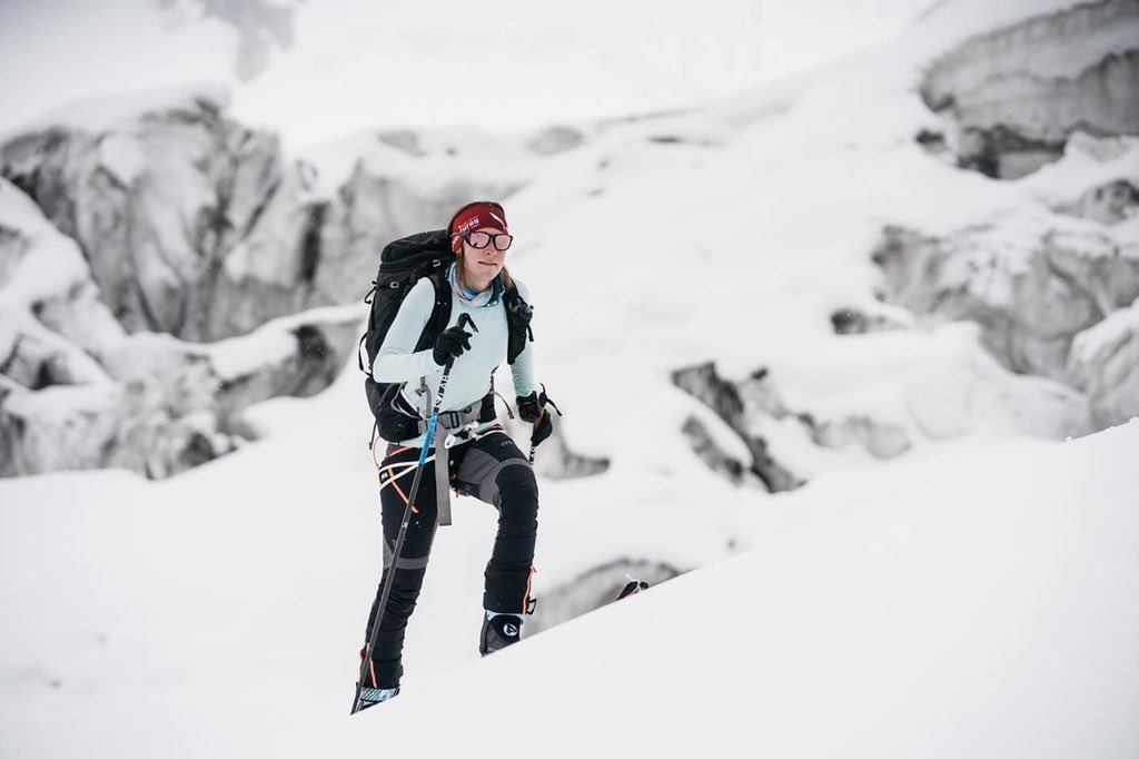 La polaca Anna Tybor completa el primer descenso femenino en esquís del Broad Peak