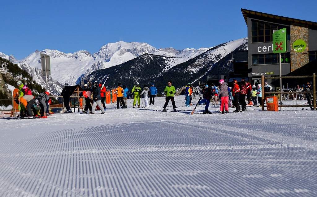 15000 esquiadores sobre las pistas de Aramón