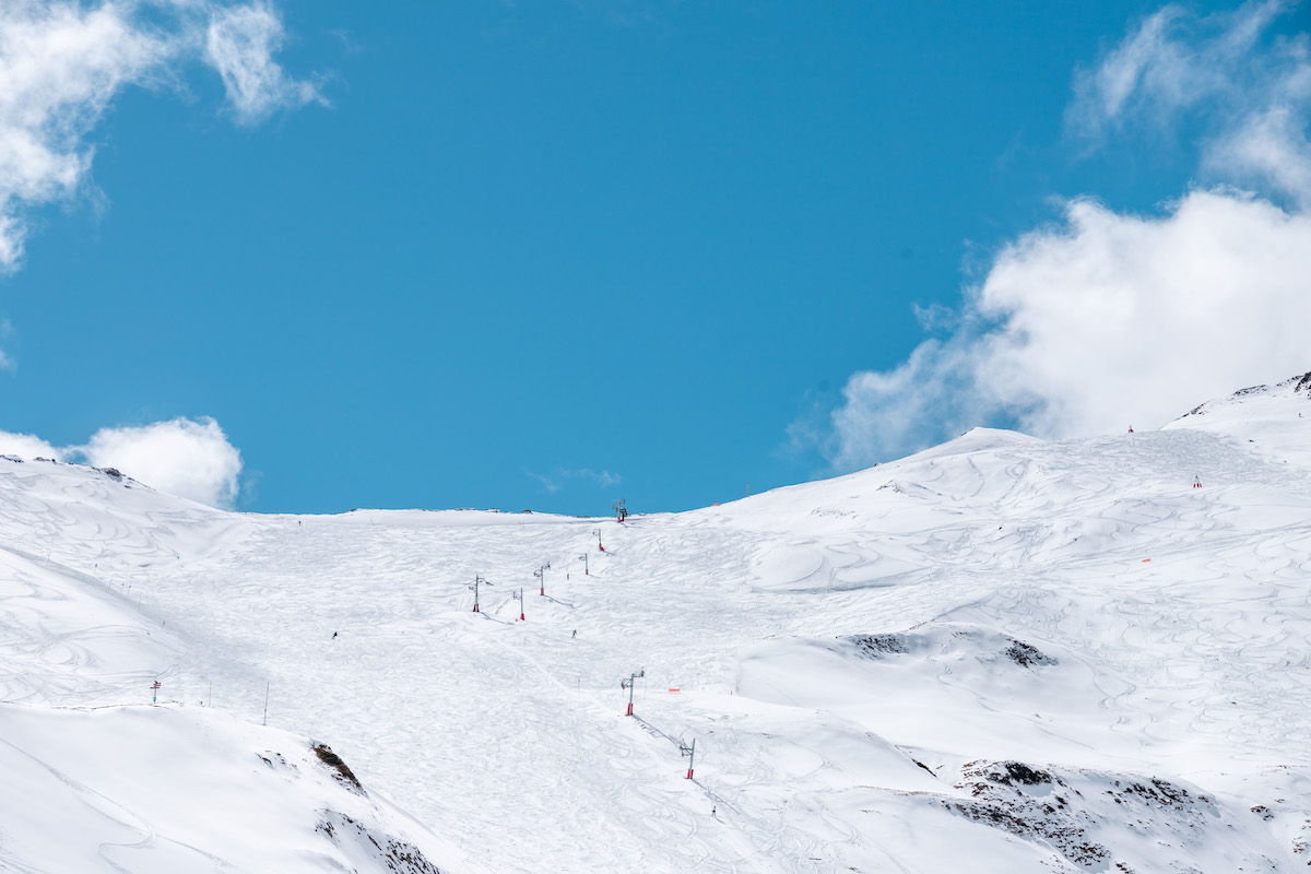 Cauterets  y Pic du Midi quieren esquiar hasta el 23 de abril