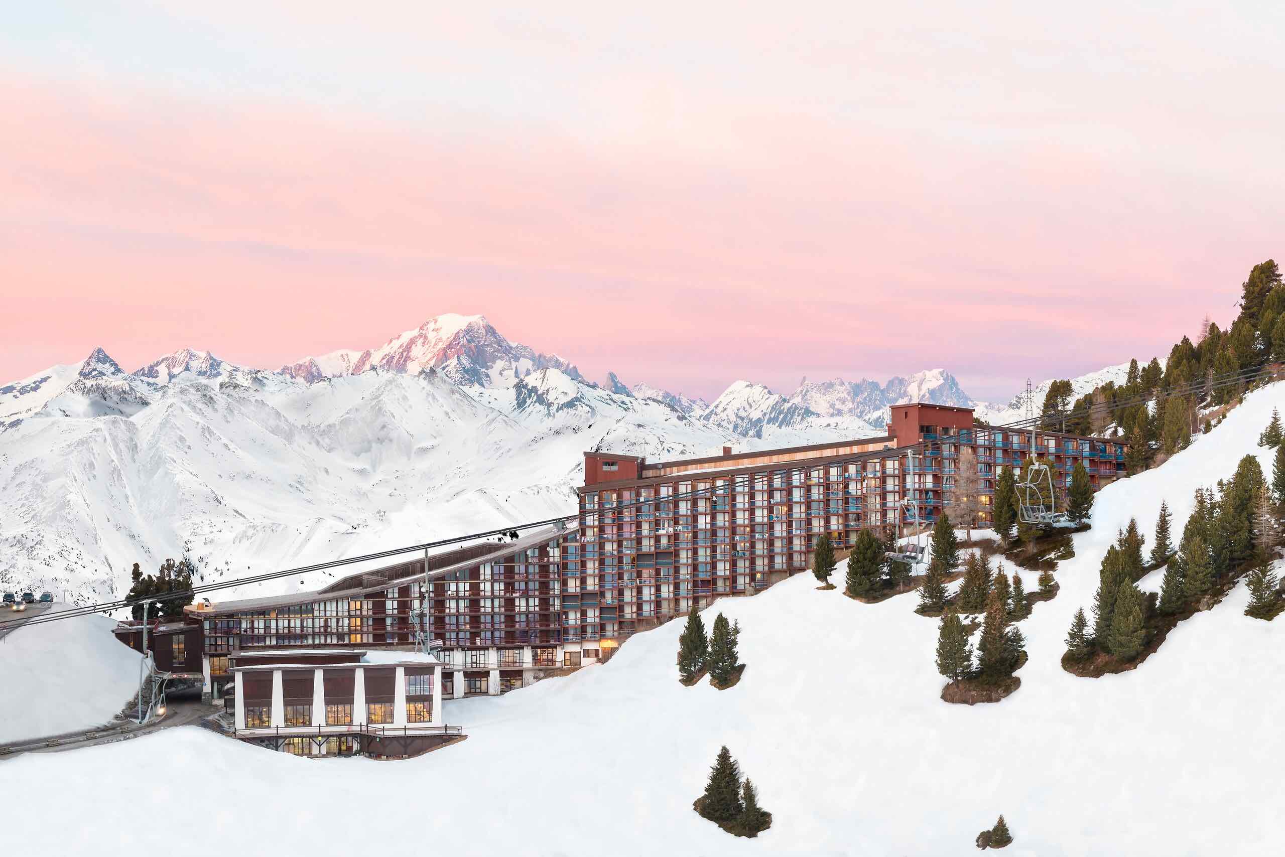 Club Med presenta sus destinos de los Alpes franceses para cada tipo de esquiador