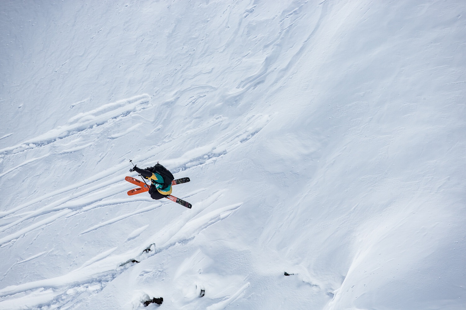 Núria Castán y Aymar Navarro, quinta y noveno en el estreno del Freeride Wolrd Tour en Japón