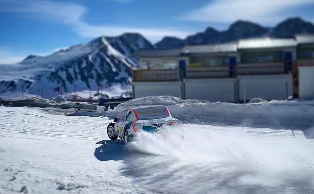 Fernando Alonso cambia el asfalto por la nieve y el hielo de Pas de la Casa