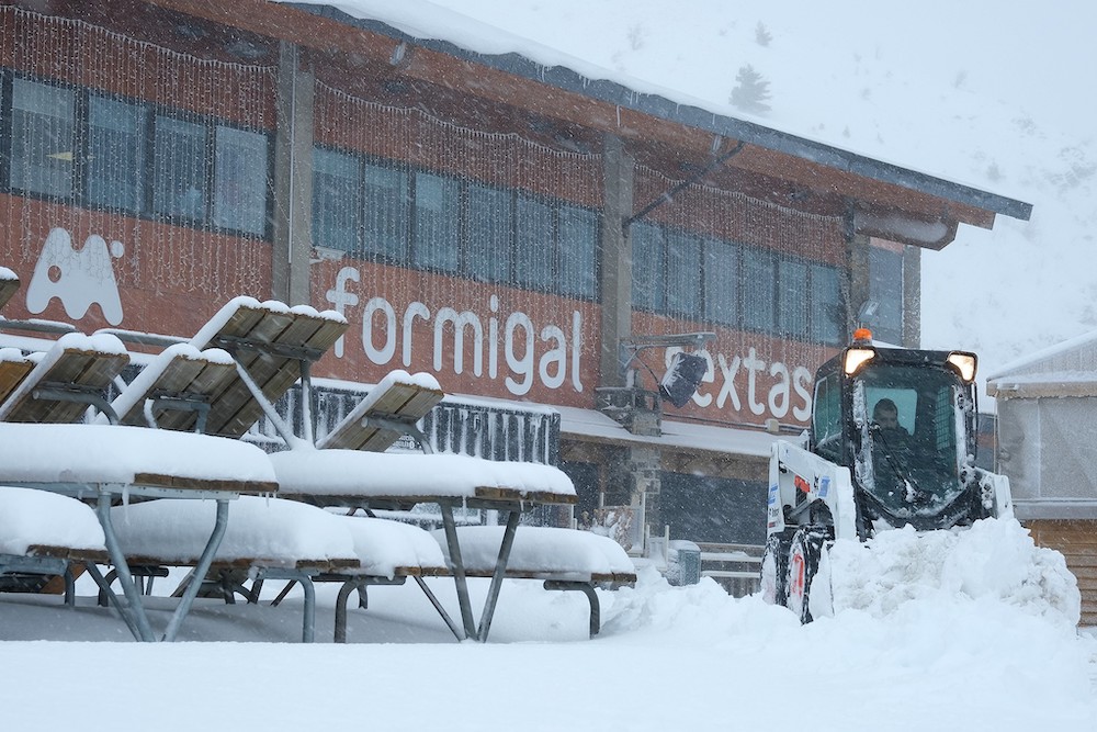 Las estaciones de esquí de Aramón suman más dominio esquiable y medio metro de nieve nueva