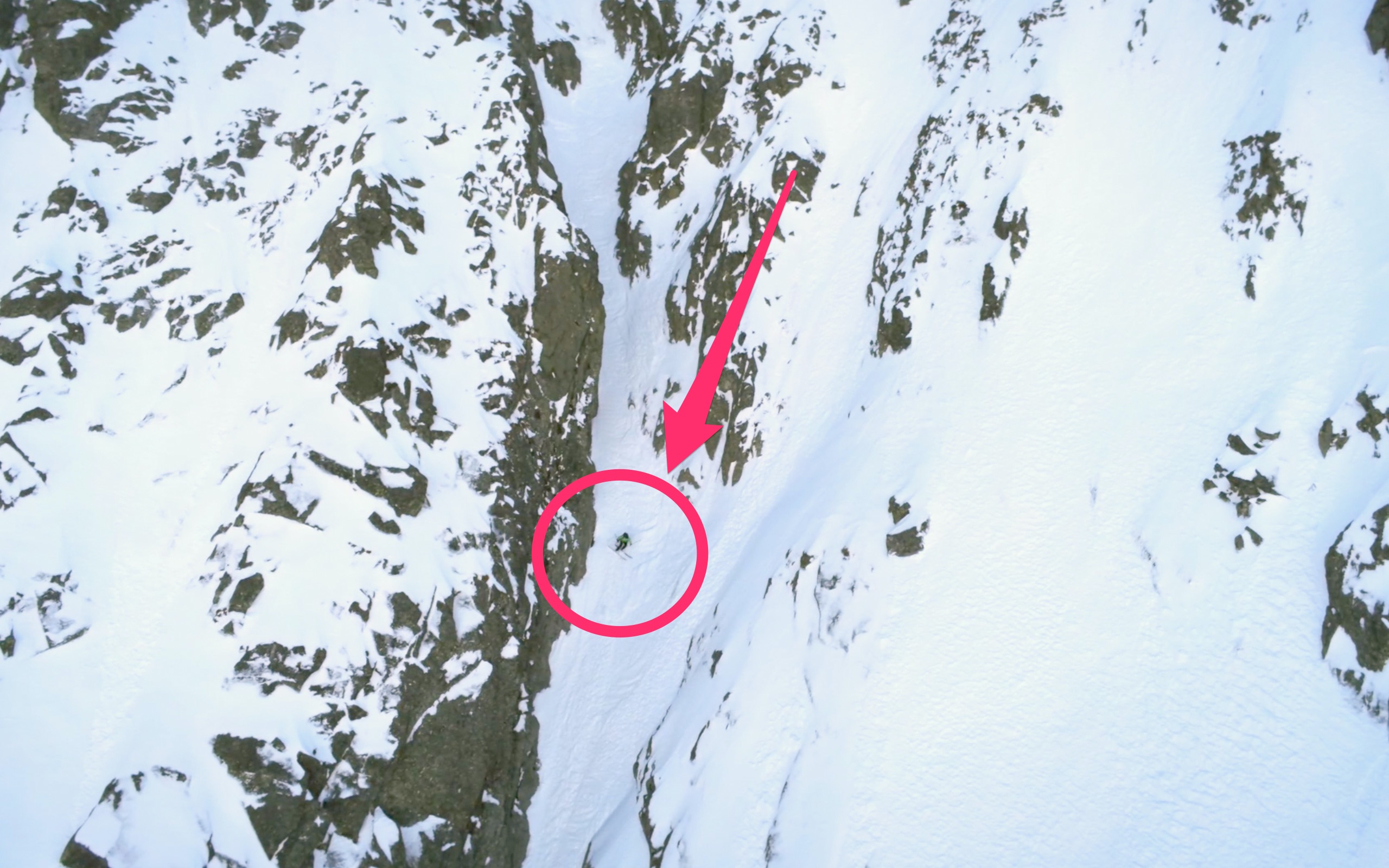 Nuevo reto cumplido: espectacular descenso en esquís del Corredor Inserso de Aymar Navarro