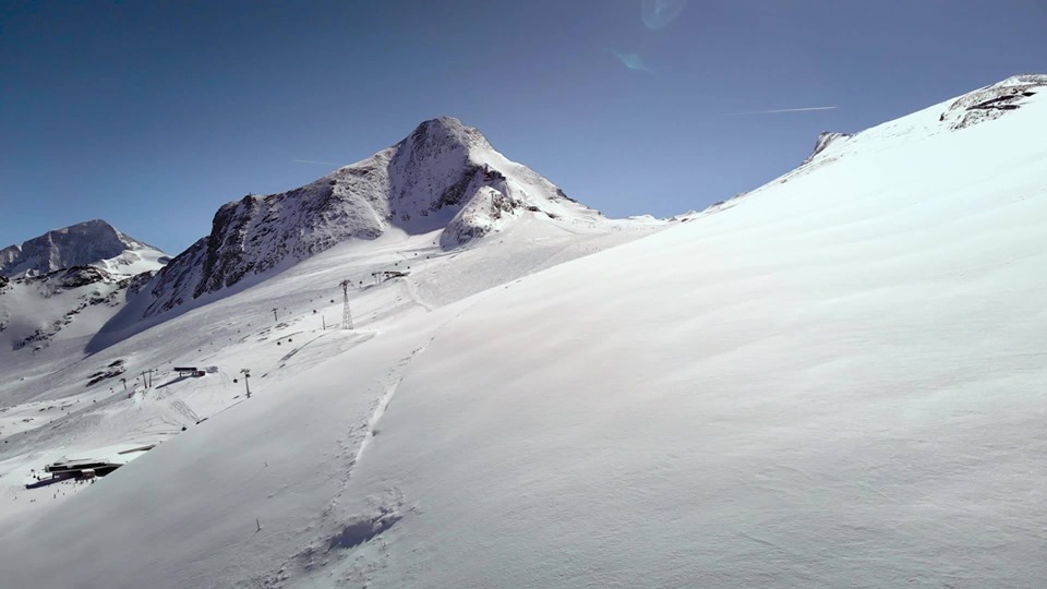 Las nevadas de mayo dejan los glaciares en muy buenas condiciones para el esquí de verano
