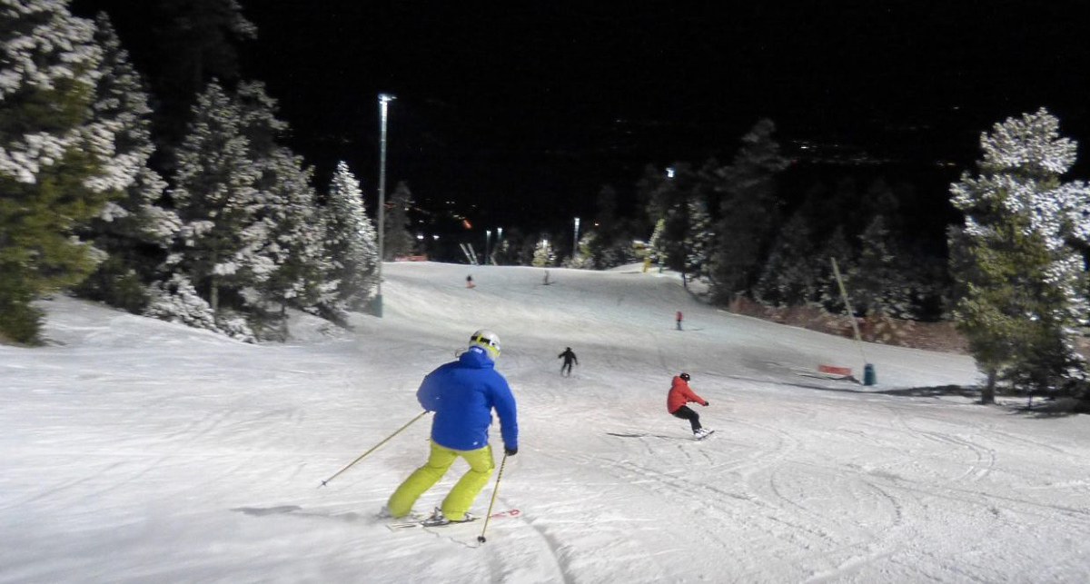 10 cosas que debes saber sobre el esquí nocturno