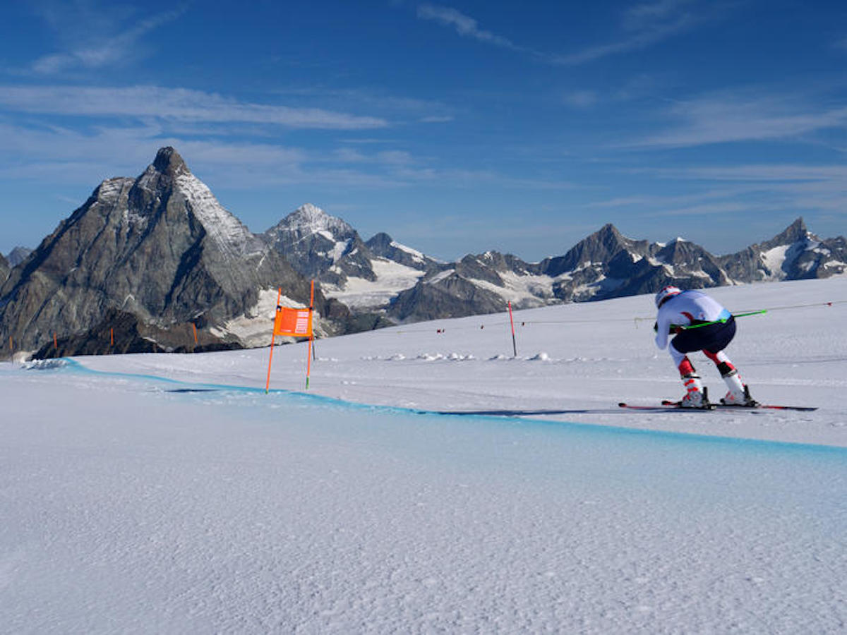 Parte del glaciar de Matterhorn se cubrirá con una lona para guardar la nieve durante el verano