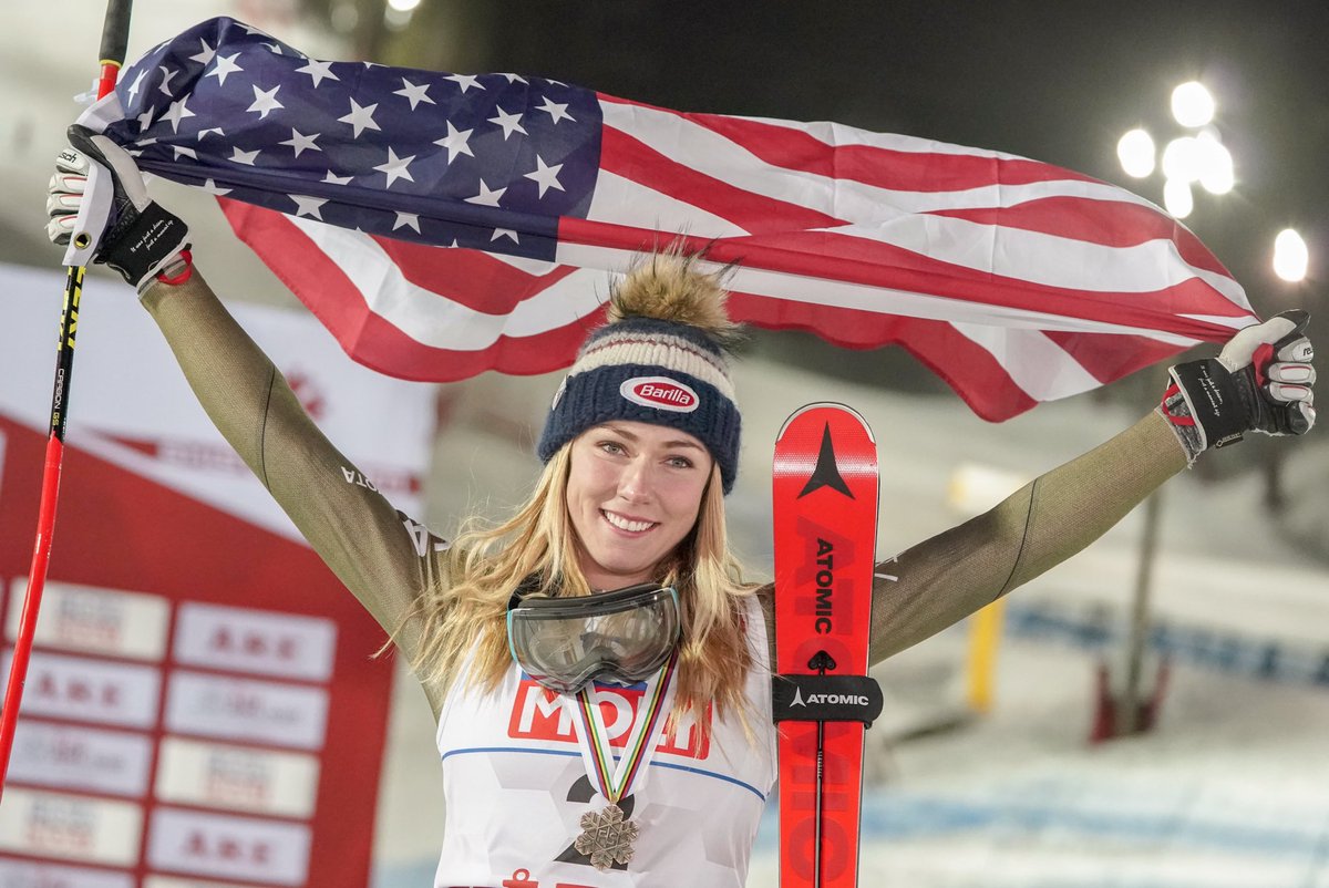 Mikaela Shiffrin se adjudica su tercera Copa del Mundo de esquí en un hotel de Italia