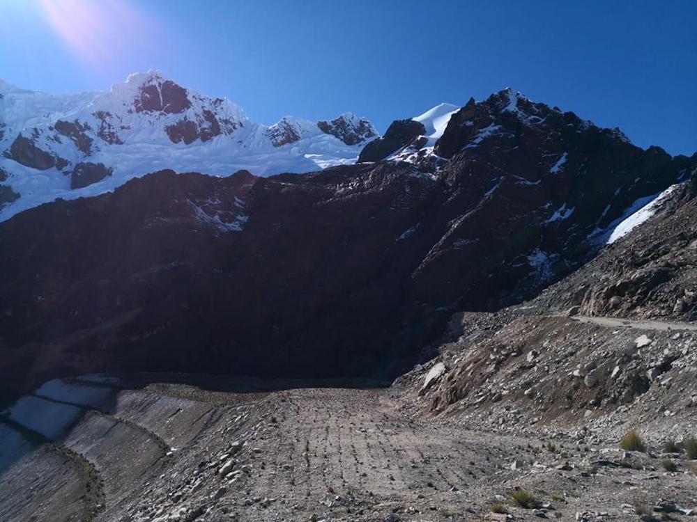 Tres montañeros españoles y un guía peruano muertos por una avalancha en el nevado Mateo