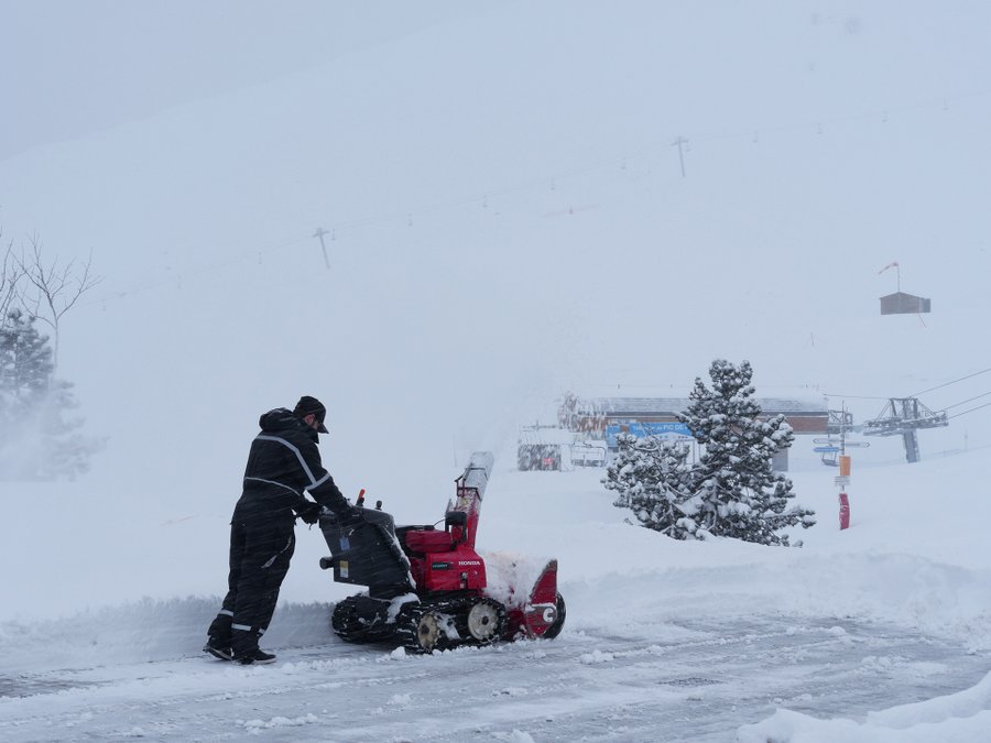 Imágenes y vídeos de la nevada en la Península! Hasta 60 cm en Grand Tourmalet 