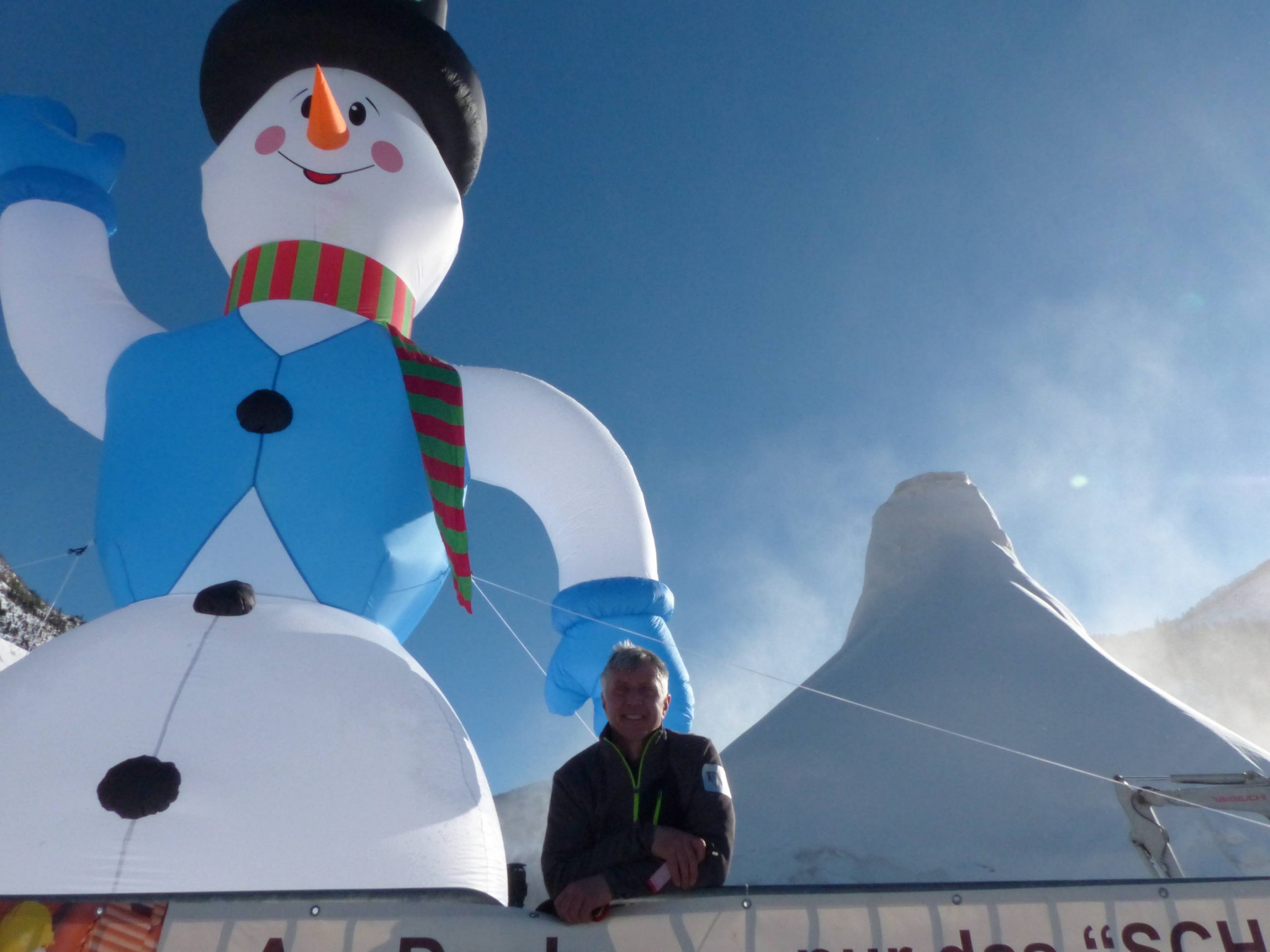 Austria construye el muñeco de nieve más grande del mundo
