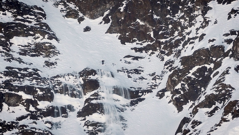 La nueva aventura de Aymar Navarro: una línea extrema esquiando en el Cajón del Maipo