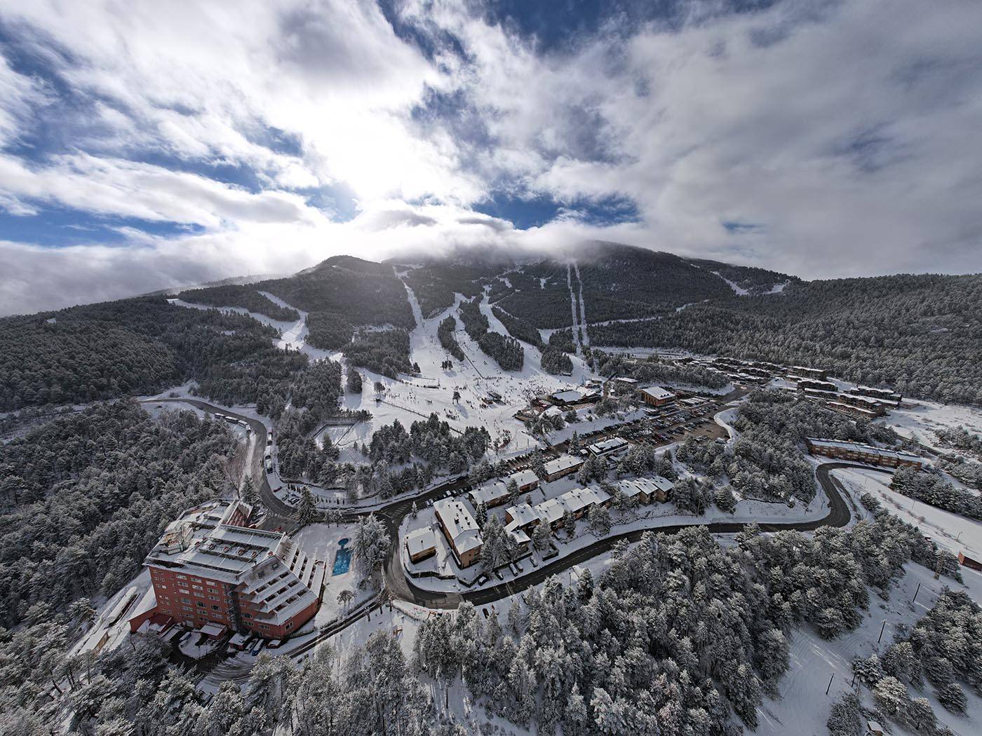La Molina y Masella abren uno de los dominios más grandes de los Pirineos con 100 km esquiables