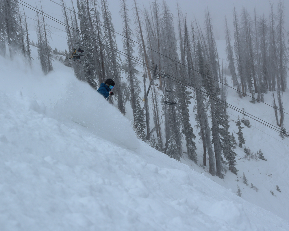 Estados Unidos empieza a abrir estaciones de esquí de forma escalonada a pesar a la Covid-19