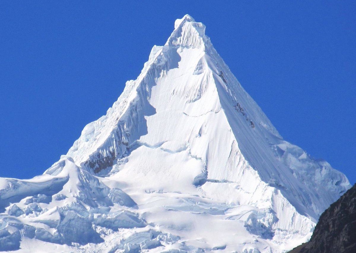 3 montañeros fallecen sepultados por una avalancha en los Andes de Perú