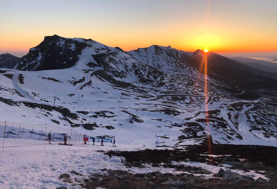 Alto Campoo cierra con 102 días de esquí y apenas un 10% menos de esquiadores que en 2019-20