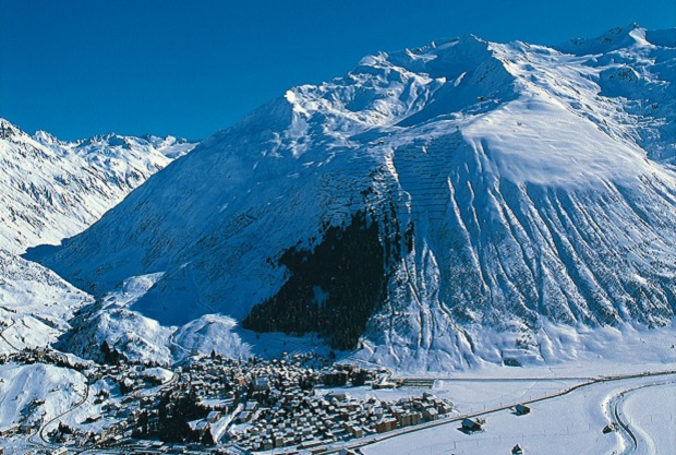 Andermatt, en el Cantón de uri se sitúa justo encima del Túnel de San Gotardo