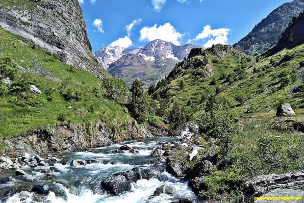 El Vignemale desde el Río Ara, en el Valle de Bujaruelo (Pirineo de Huesca) Foto: Pedro Lorenzo-Blogspot