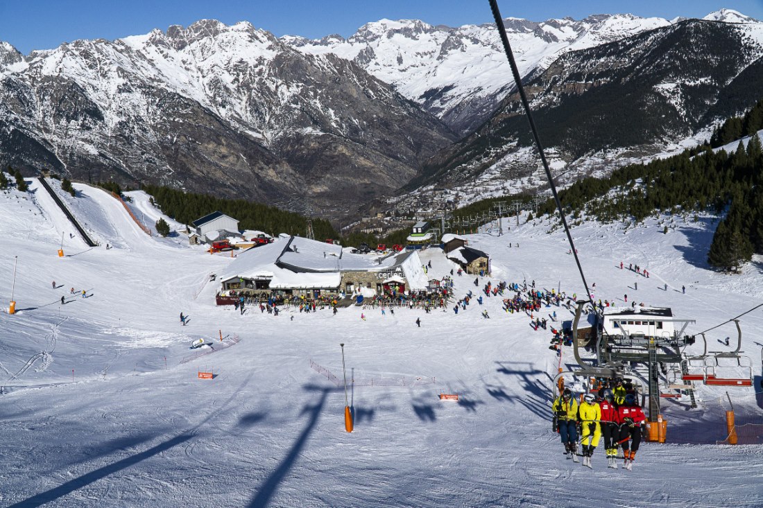 Aramón cierra unas vacaciones de Navidad con buena afluencia de esquiadores