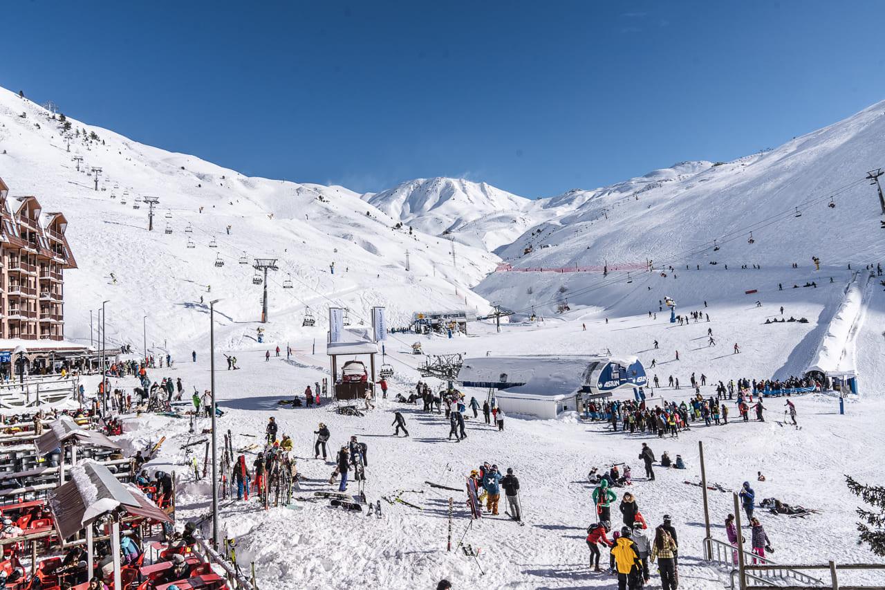 Astún y Candanchú invierten dos millones de euros en mejoras para la temporada de esquí