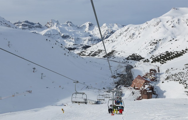 Astún crea una oferta muy atractiva para atraer a los esquiadores de otras estaciones