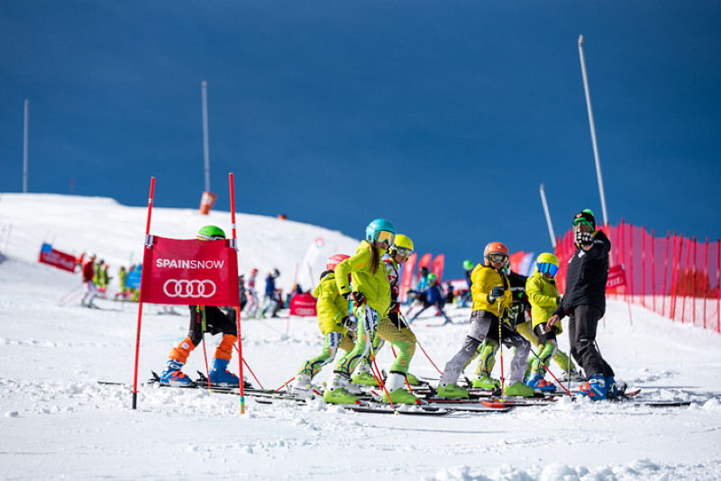 Actualización y reciclaje para técnicos de esquí alpino de la Escuela Española de Esquí