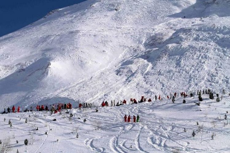 Una avalancha mata a 3 esquiadores cerca de la estación francesa de Cauterets