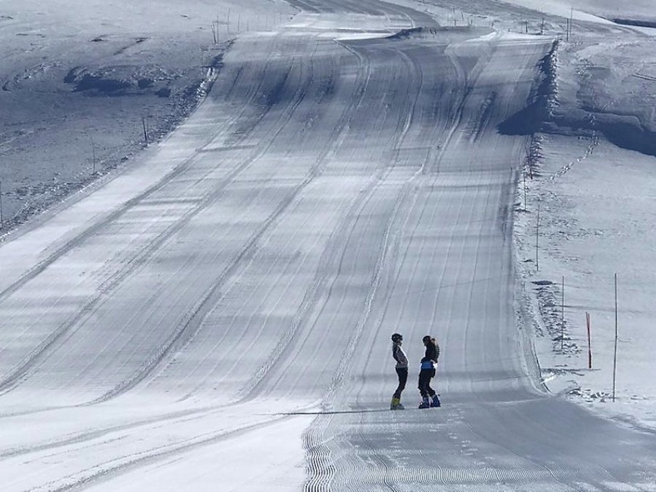 Los primeros esquiadores testean las pistas de El Azufre, la futura macroestación de América del Sur
