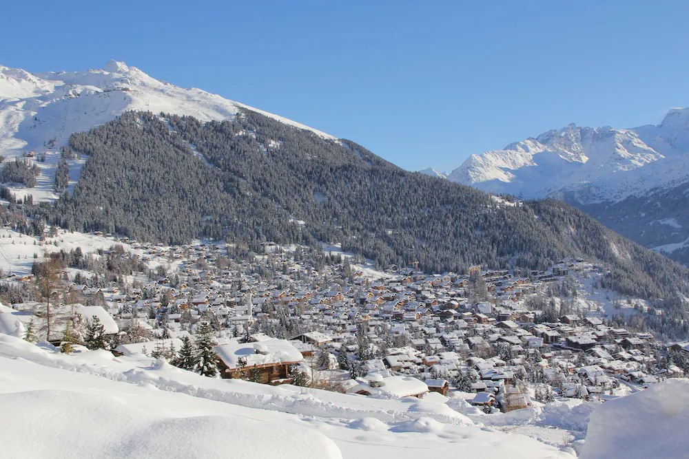 Unos 200 turistas británicos en cuarentena se escapan de la estación de esquí de Verbier