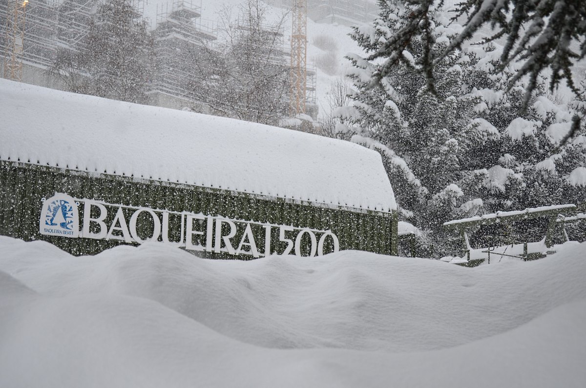 58.000 esquiadores disfrutan de más nieve que nunca durante el Puente en Baqueira Beret