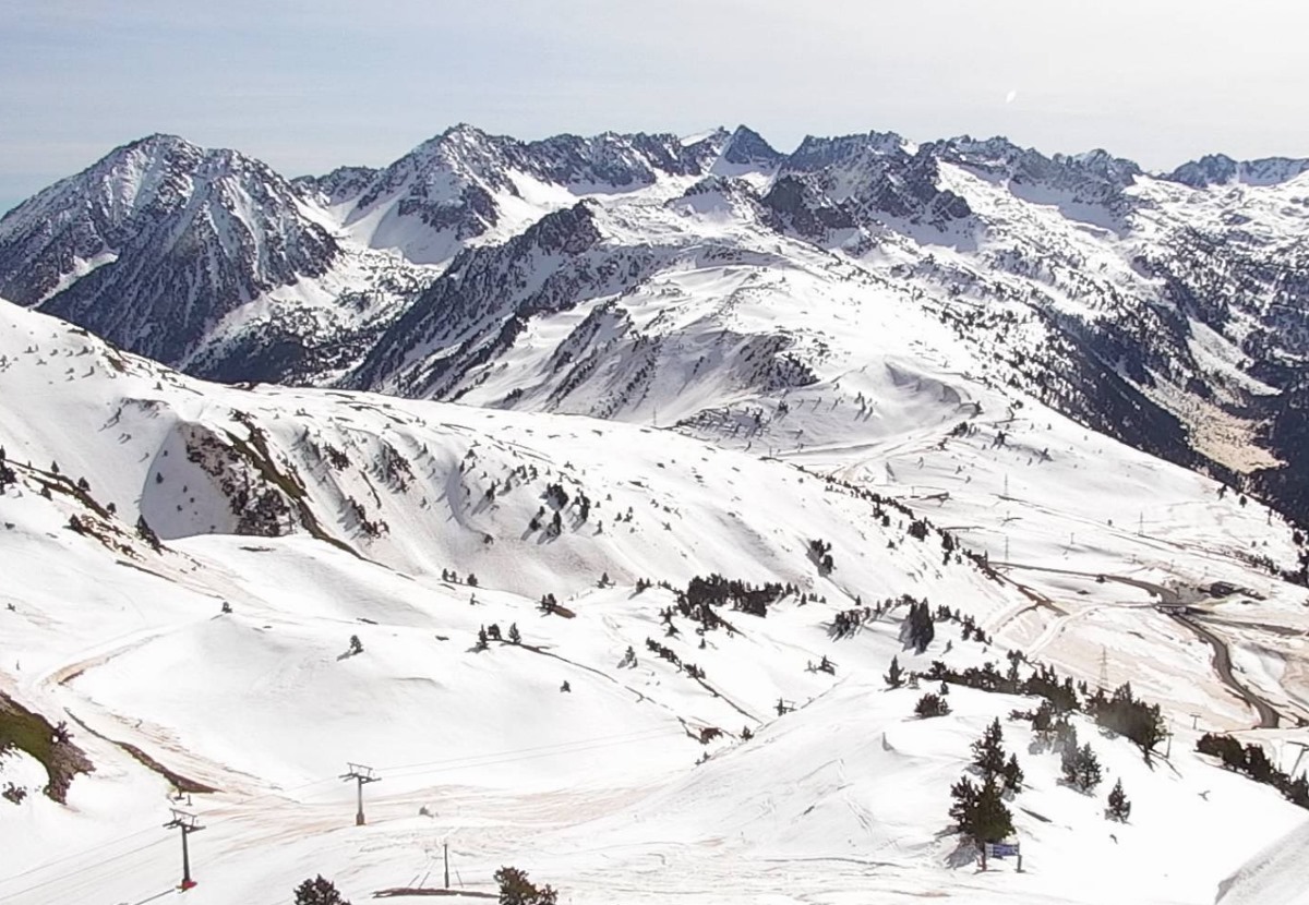 El esquí se prepara para sus mejores días tras el desconfinamiento comarcal de Catalunya