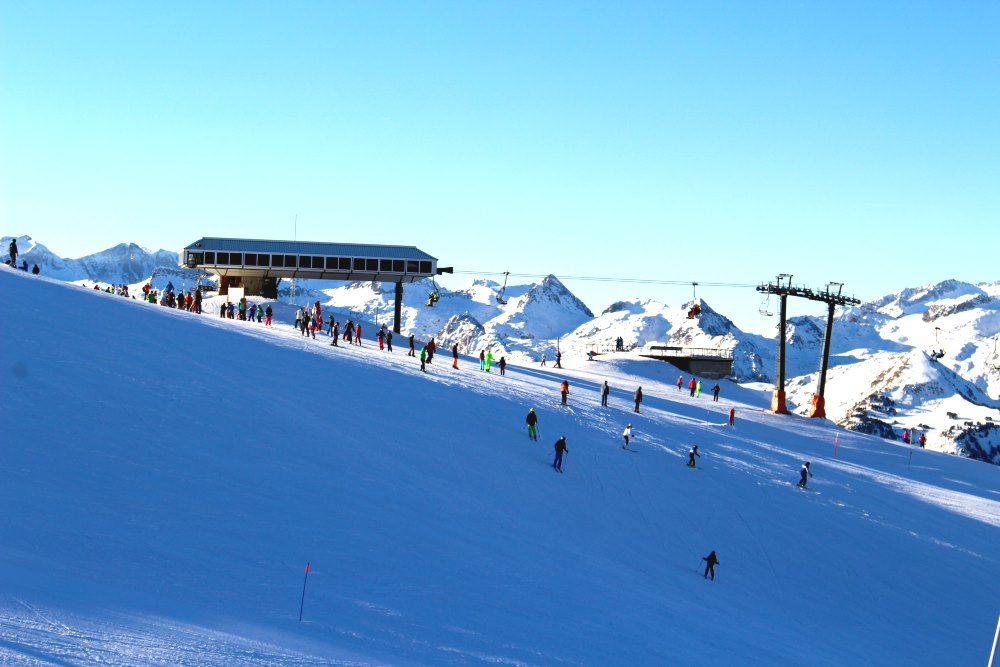A pesar de la ausencia de nevadas, Baqueira recibe 125.000 esquiadores durante las navidades