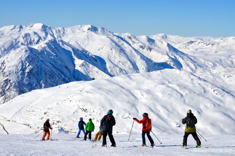 Baqueira Beret propone los 'esquí safaris' para conocer la estación y sus 240 cm de nieve 