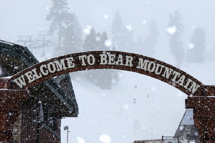 Rótulo acceso a Bear Mountain