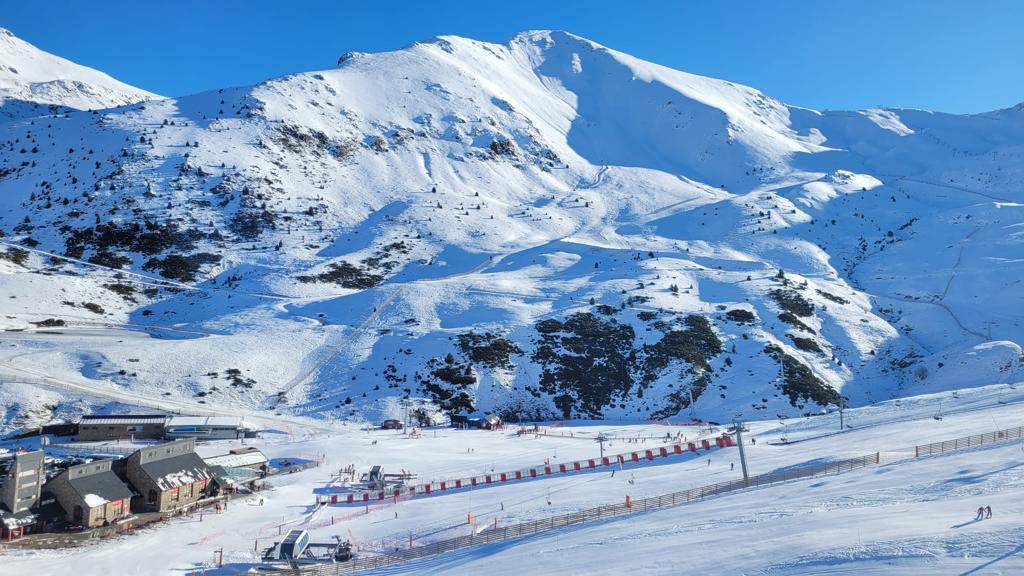 Las estaciones de la Península ofrecen 1.000 kilómetros esquiables, estas Navidades