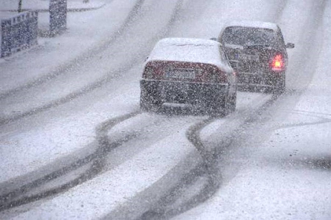 Obligatorio llevar equipos para la nieve en el coche en Andorra y Francia si no quieres una multa