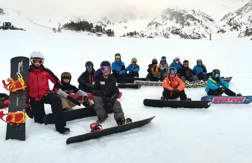 Se celebra el III camp de entreno de Snowboard Cross en Baqueira Beret