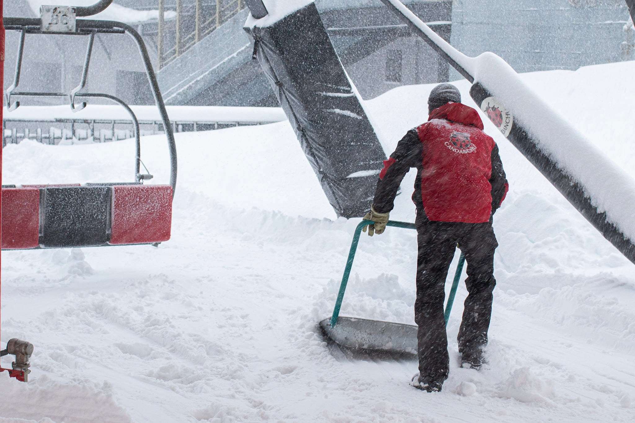 ¿Quieres trabajar este invierno en la estación de esquí de Candanchú?