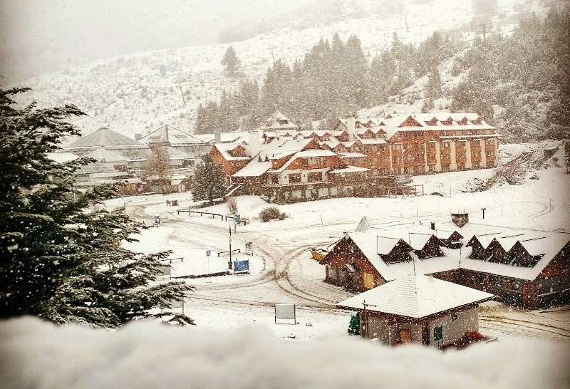 ¡Llegó la nieve por fin! Catedral abre el centro de esquí