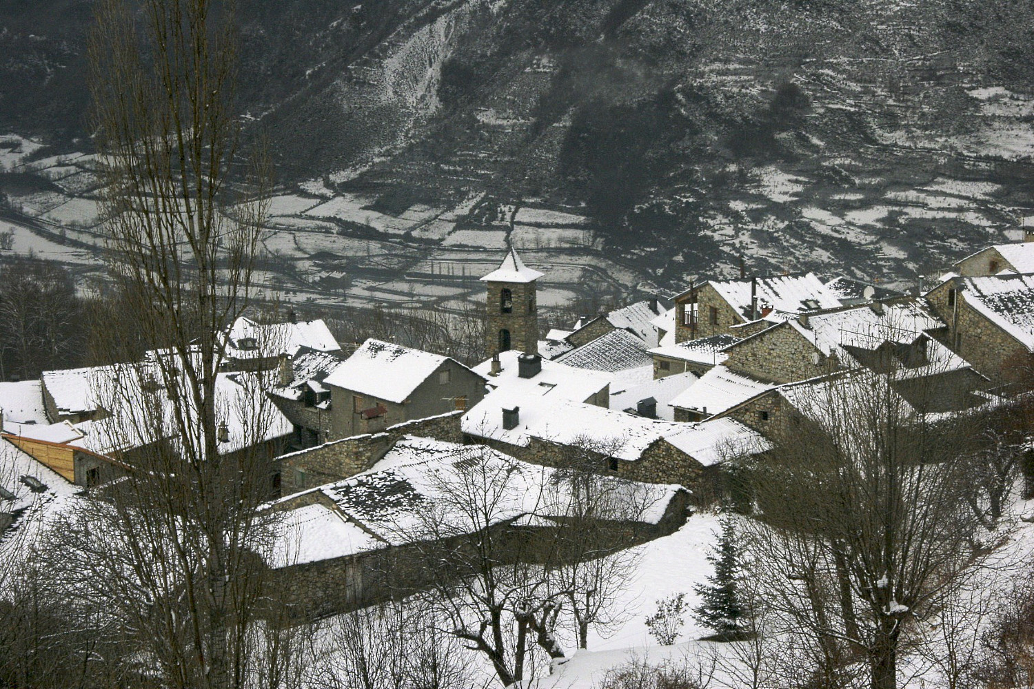 Los vecinos de Cerler denuncian las carencias del pueblo más alto del Pirineo aragonés