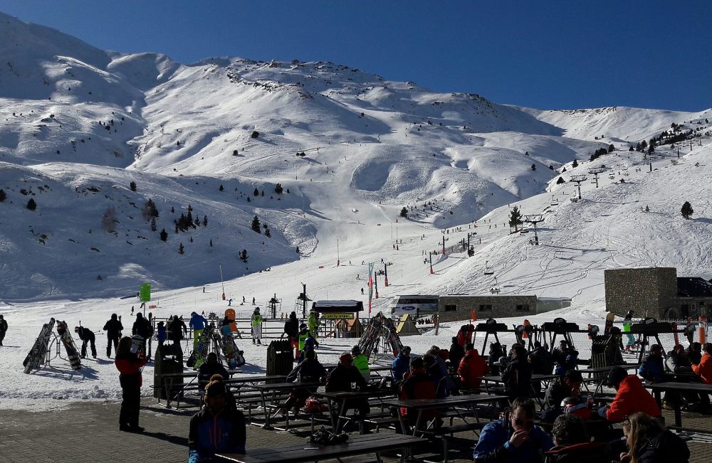 Las estaciones de Aramón superan registros con más de dos metros de nieve y 244 km esquiables