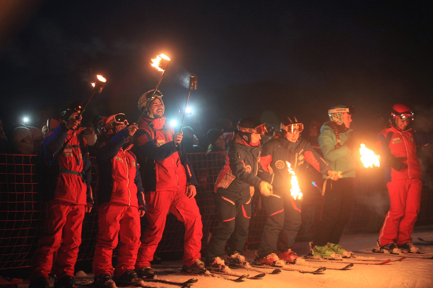 Así fue la Bajada de Antorchas 2019 de Cerro Castor