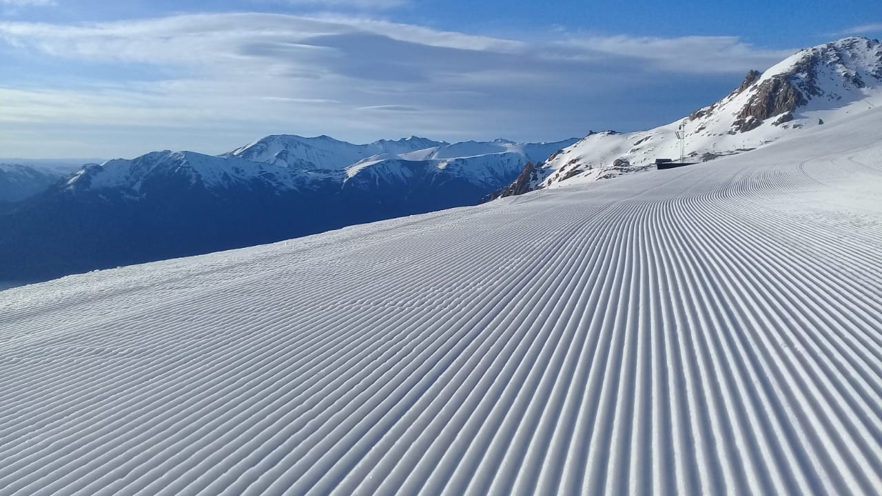 Cerro Catedral alarga la mejor temporada de esquí de la historia de Bariloche hasta el 14 de octubre