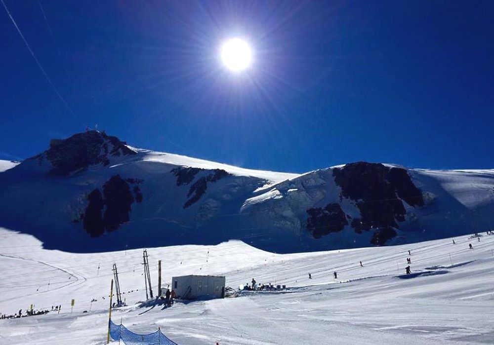 Cervinia abre su esquí de verano, la puerta trasera y más barata para acceder a Zermatt 