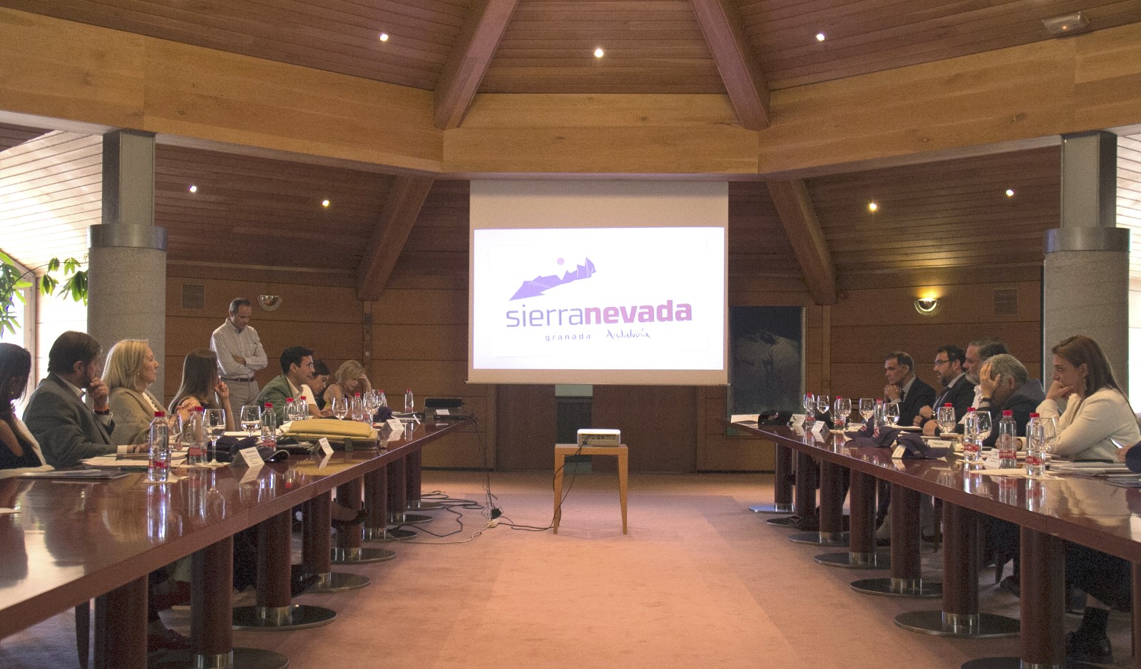 Sierra Nevada aprueba la instalación de un telesilla 8 plazas y 33 cañones de última generación
