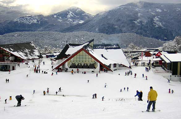 Chapelco y otros centros invernales de Neuquén retrasan la apertura de la temporada