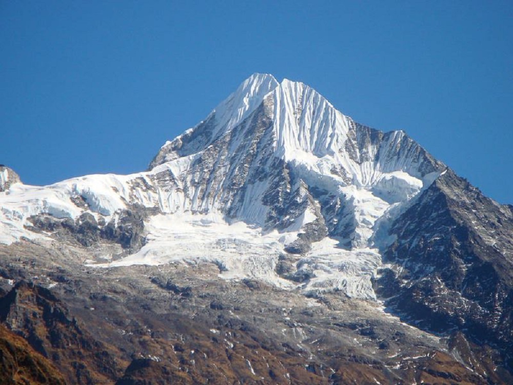 Un montañero español fallece cuando escalaba en el Himalaya sin permiso