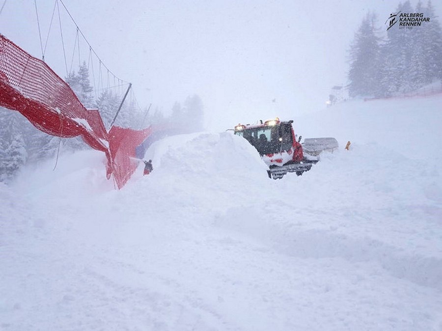 3 metros de nieve obligan a suspender la Copa del Mundo de Esquí Alpino femenina en St. Anton